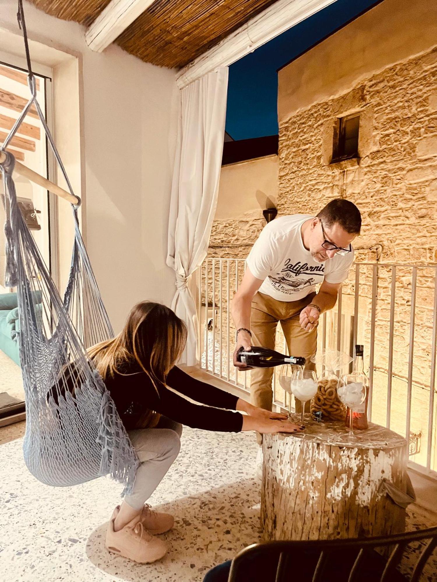 אקואוויווה דלה פונטי Hydria Guest House Art Gallery מראה חיצוני תמונה