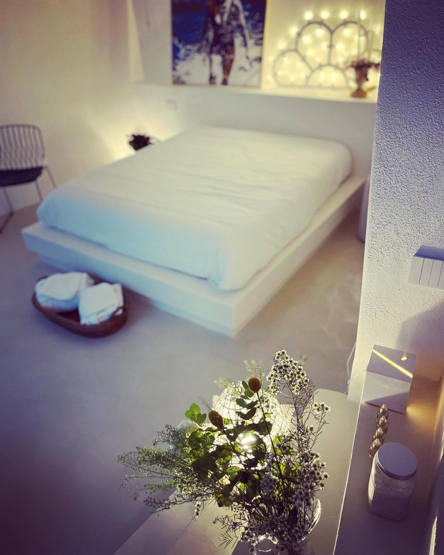 אקואוויווה דלה פונטי Hydria Guest House Art Gallery מראה חיצוני תמונה